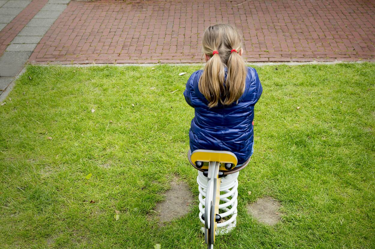 Jeugdzorgregio Zuidoost-Brabant een klein kindje in de speeltuin