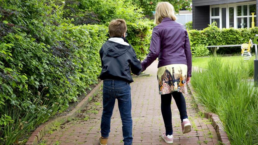 Afbeelding van kinderen in speeltuin